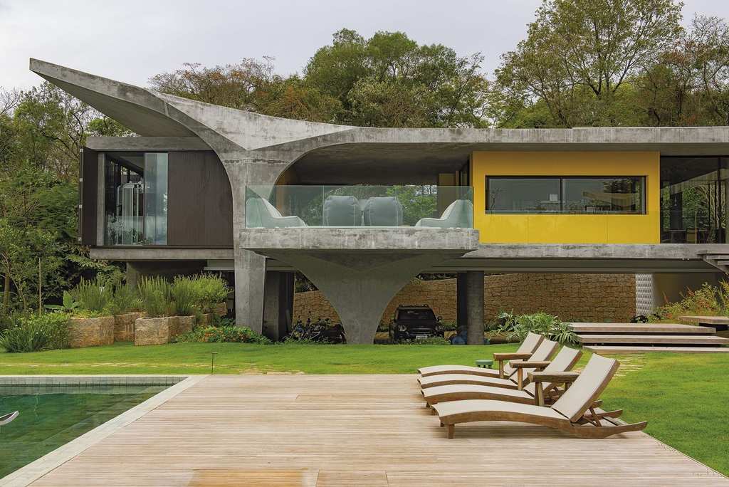 Casa com área externa representando Arquitetura Moderna